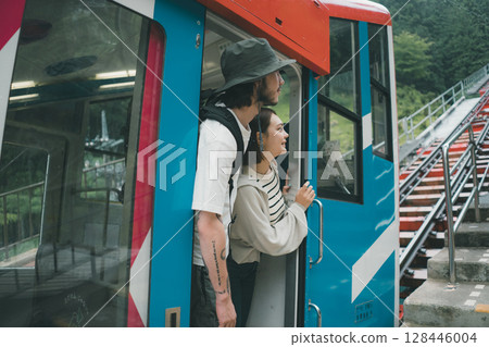 cable car, cable-car, cablecar 128446004