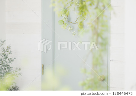 Natural green 128446475