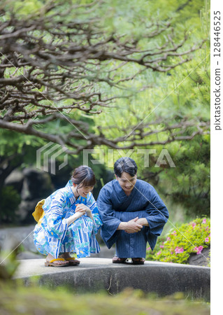 Men and women on a date in yukata Men and women on a date in yukata 128446525
