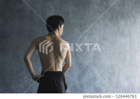 男子訓練 128446763