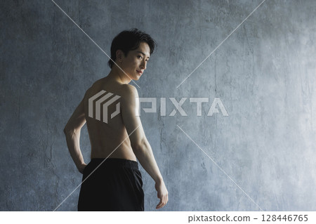 男子訓練 128446765