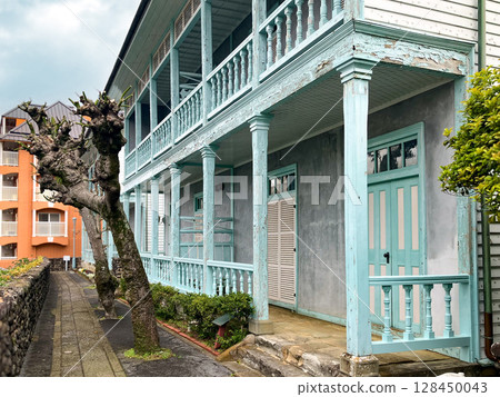Higashiyamate Western-style houses, balcony, Nagasaki City, Nagasaki Prefecture, cloudy, Higashiyamate area Higashiyamate Western-style houses, balcony, Nagasaki City, Nagasaki Prefecture, cloudy, Higashiyamate area 128450043