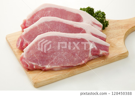 3 pieces of Japanese pork loin for pork cutlets 128450388