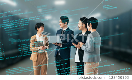 人們和數位數據在伺服器機房中交談 128450593