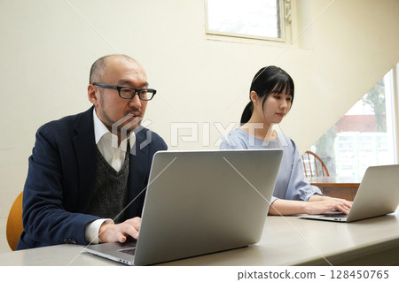 office worker office worker 128450765