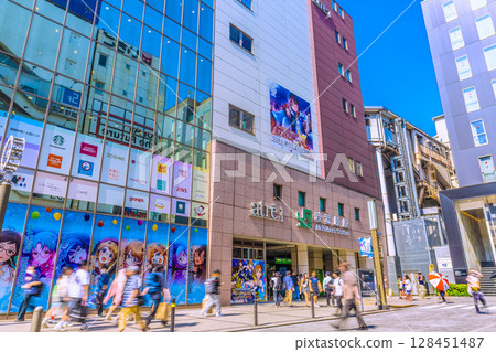 7月3日，日本東京城市景觀。入境旅遊持續增長…秋葉原擠滿了外國遊客 128451487