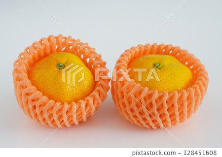 Irago mandarin oranges, from Aichi Prefecture Irago mandarin oranges, from Aichi Prefecture 128451608