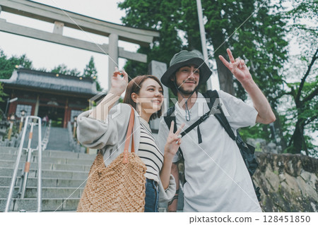 sightseeing, tourist, sex 128451850