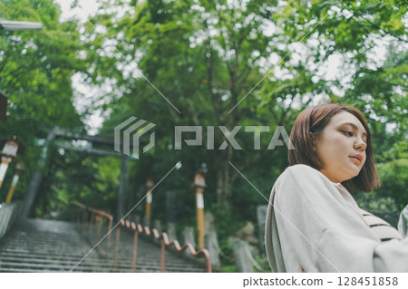 shrine, alien, caucasian 128451858