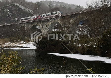 Tatsusobe River Bridge in the snow Tatsusobe River Bridge in the snow 128452325