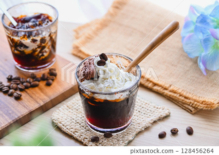 咖啡果凍佐奶油 128456264