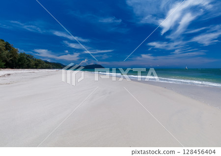 Tropical Paradise Beach and blue sky,Koh Lipe island in Satun,Thailand Tropical Paradise Beach and blue sky,Koh Lipe island in Satun,Thailand 128456404