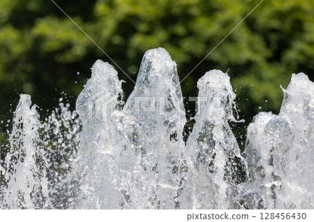 Splashes 128456430