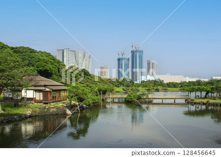 Hamarikyū皇家園林風景 128456645