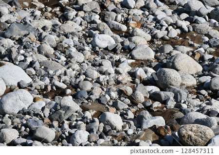 Achi River stones at Hirugami Onsen_01 128457311
