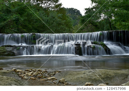 宮島窄流瀑布 128457996