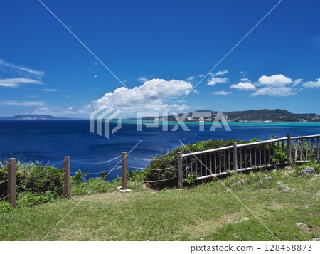 A scenic spot at Cape Maeda in Onna Village, Okinawa Prefecture 128458873