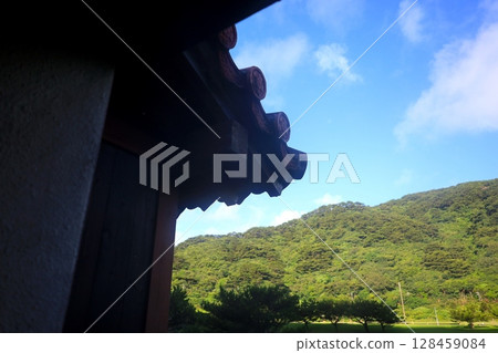 The original landscape of northern Okinawa 128459084