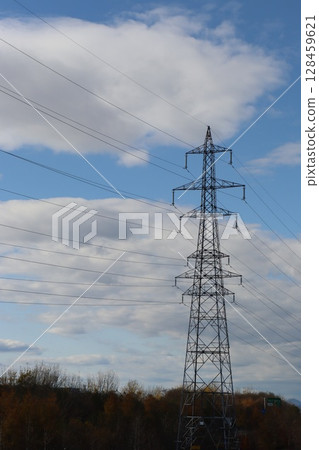 上昇在藍天的塔 128459621