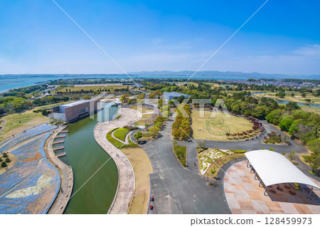 濱名湖花園公園的瞭望塔景觀(靜岡縣濱松市) 濱名湖花園公園的瞭望塔景觀(靜岡縣濱松市) 128459973