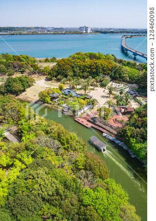 Lake Hamana Garden Park, view from the observation tower (Hamamatsu City, Shizuoka Prefecture) Lake Hamana Garden Park, view from the observation tower (Hamamatsu City, Shizuoka Prefecture) 128460098