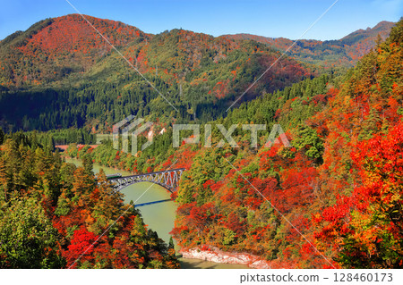 [福島縣]秋葉列車穿越只見川一號橋 128460173
