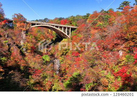 【宮城縣】晴天的鳴子峽紅葉 【宮城縣】晴天的鳴子峽紅葉 128460201
