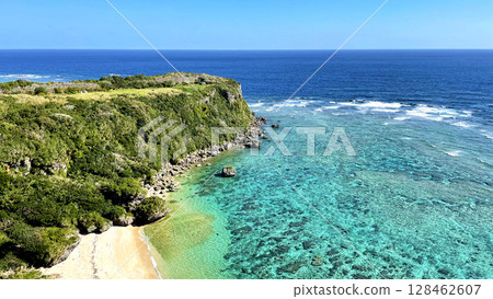 Spectacular views of Okinawa's blue sea and sky, Kafu Banta, Uruma City 128462607