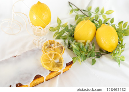 Lemon cake with icing Lemon cake with icing 128463382