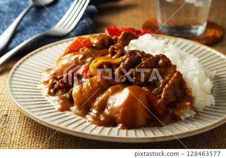 Beef curry 128463577