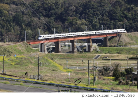 Kamome 885 series express train running in Oita Kamome 885 series express train running in Oita 128463586