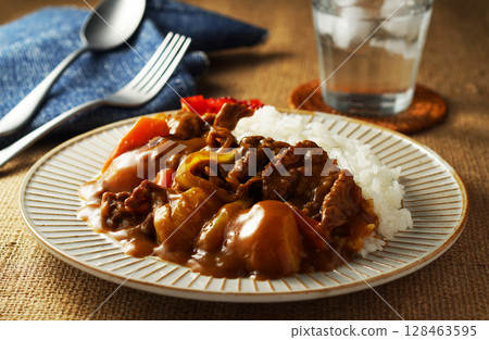 Beef curry 128463595