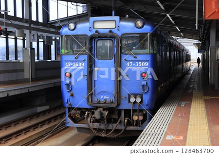 JR Kyushu Kiha 47 blue car JR Kyushu Kiha 47 blue car 128463700