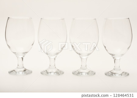 Empty glass glasses. Glassware. 128464531