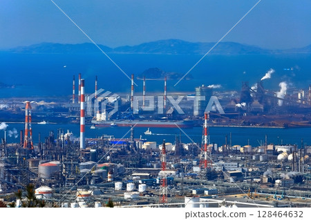 [Okayama Prefecture] Mizushima coastal industrial area (Mizushima Petrochemical Complex) as seen from Mt. Washu 128464632