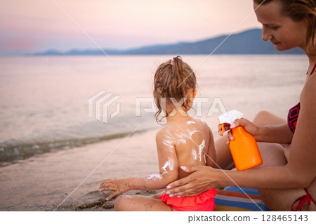 Joyful summer moments in Greece with sun protection 128465143