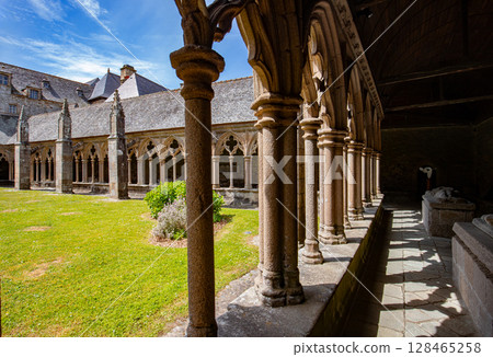 Saint Tugdual cathedral, Treguier, brittany, france, cloister 128465258