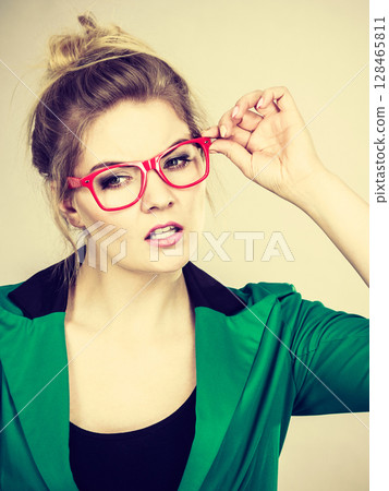 Business woman intensive thinking Business woman intensive thinking 128465811