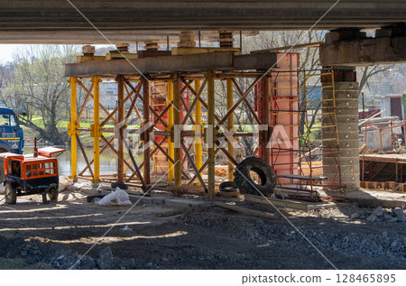 Bridge construction 128465895