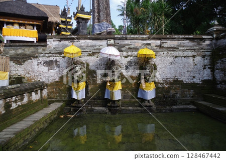 Indonesia, Bali, Ubud, Goa Gajah Indonesia, Bali, Ubud, Goa Gajah 128467442