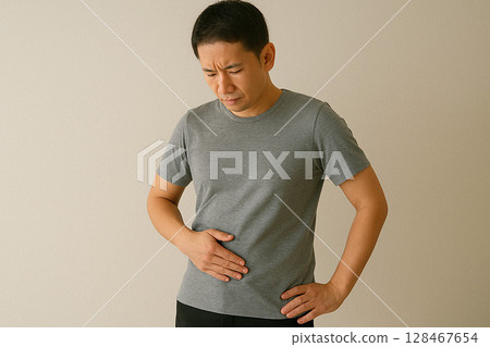 胃部不適的人 胃部不適的人 128467654