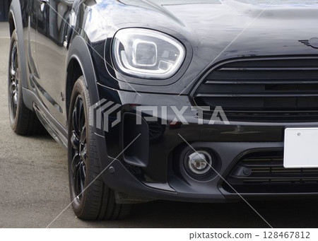 Imported car Mini Crossover front mask 128467812