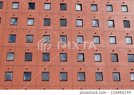 建築牆多窗 128468149
