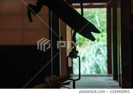 Hooks and Shoji Screens Hooks and Shoji Screens 128468861