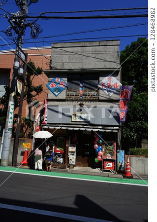 A candy store with a Showa retro atmosphere: June Nakano 21 Candy Store Gifuya 128468982
