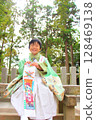 A child visiting a shrine for Shichigosan 128469138