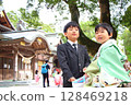A child visiting a shrine for Shichigosan 128469218