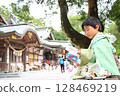 A child visiting a shrine for Shichigosan 128469219