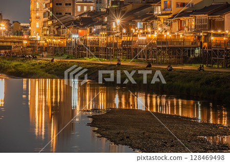 Night view of the Kamo River in Kyoto, upstream side of Shijo Ohashi Bridge Night view of the Kamo River in Kyoto, upstream side of Shijo Ohashi Bridge 128469498