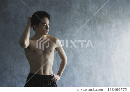 Men training 128469775